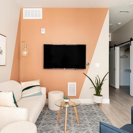 Colorful Western Vibe - Walk Everywhere - Zuni Lofts デンバー エクステリア 写真